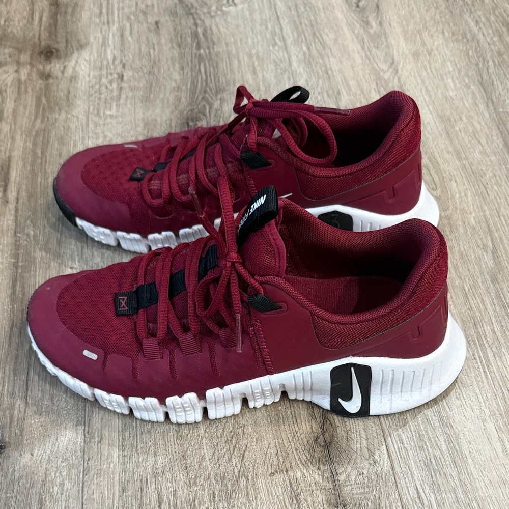 Nike Metcon Maroon Sports Sneakers